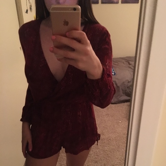 Kendall and Kylie red romper - Picture 2 of 3